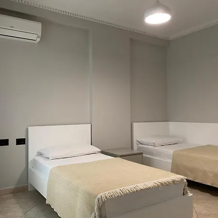 Laureta شقة