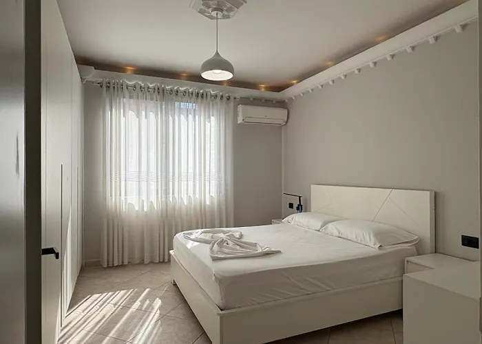 Laureta * Tirana
